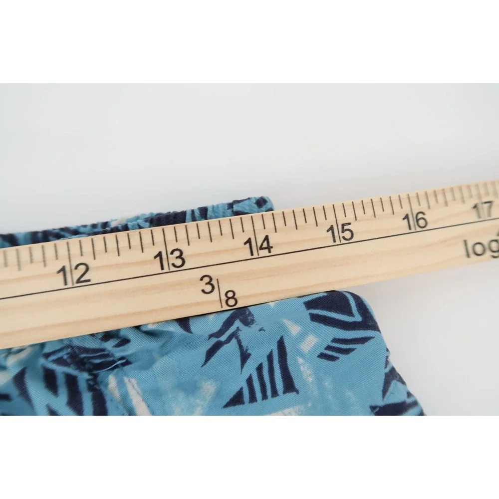 Patagonia Shorts Women's Small Blue Geometric‎ Barely Baggies 4.5